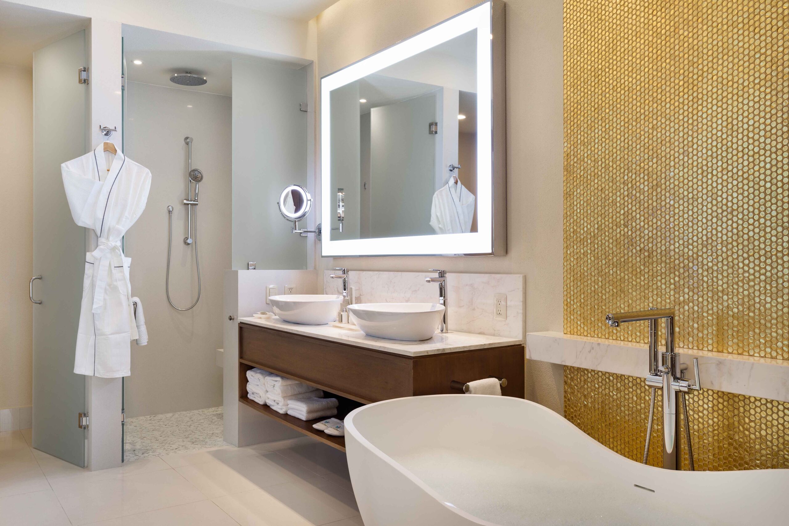 2.5 Modern Bathrooms with Luxury Amenities