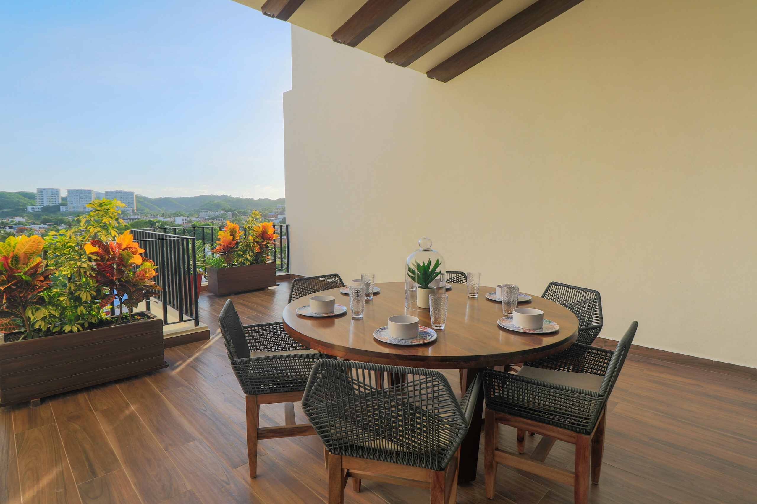 BBQ & Dining Terrace